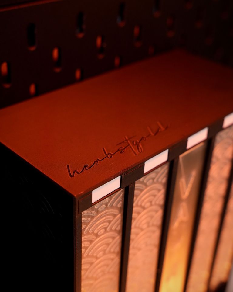 The Plain - Terrakotta // Gold 2m