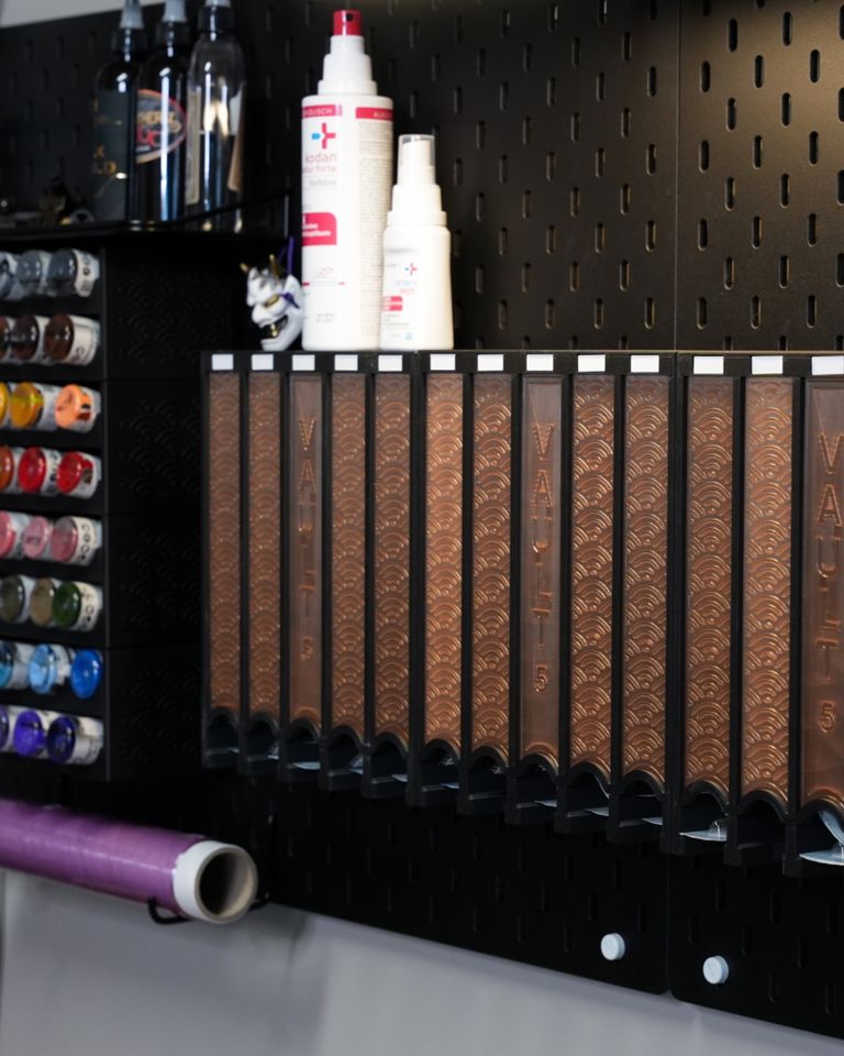 The Plain - Terrakotta // Gold 2m